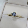 Anillo de compromiso lazos de amor