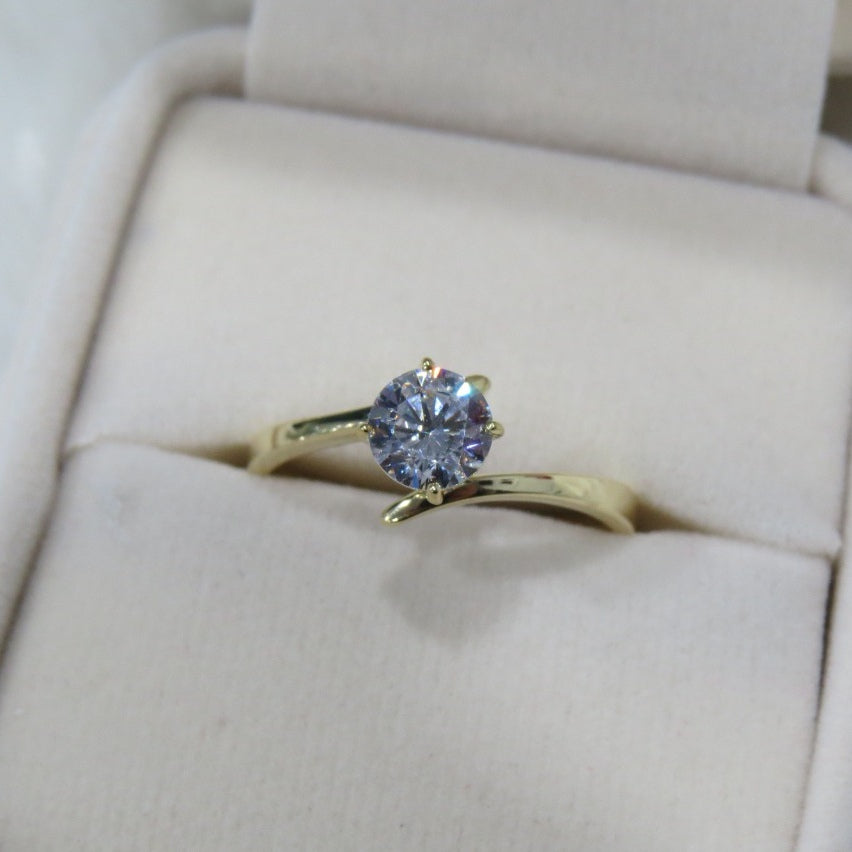 Anillo de compromiso lazos de amor