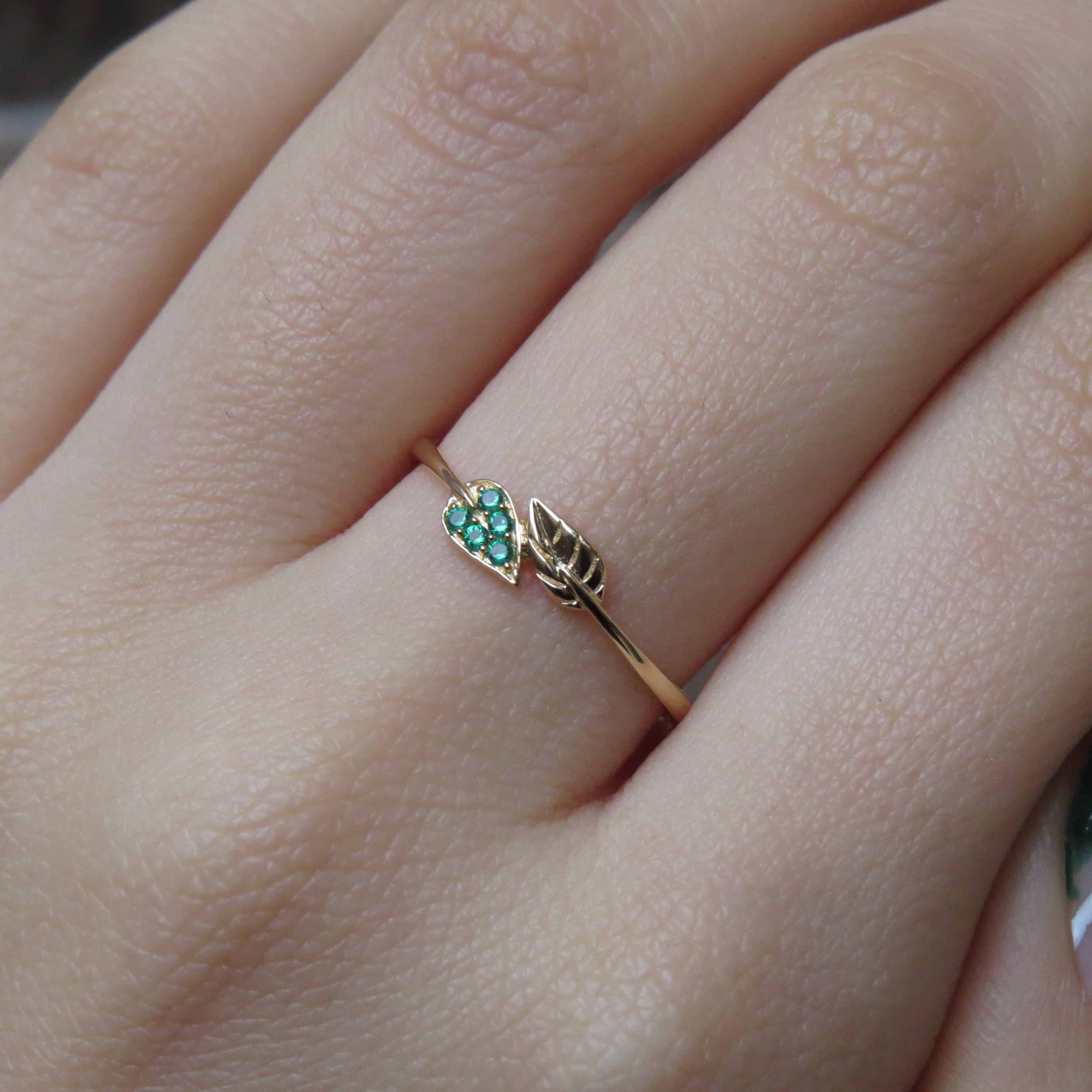 Cintillo con hojitas