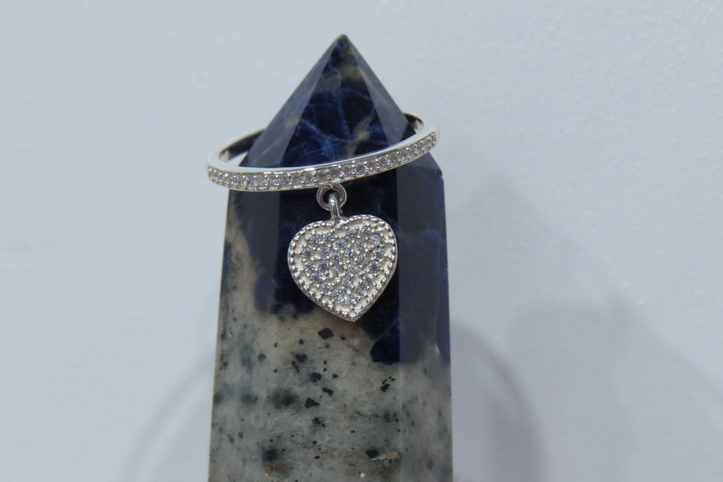 Anillo con dije de corazón