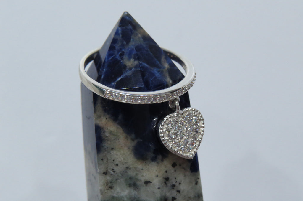 Anillo con dije de corazón