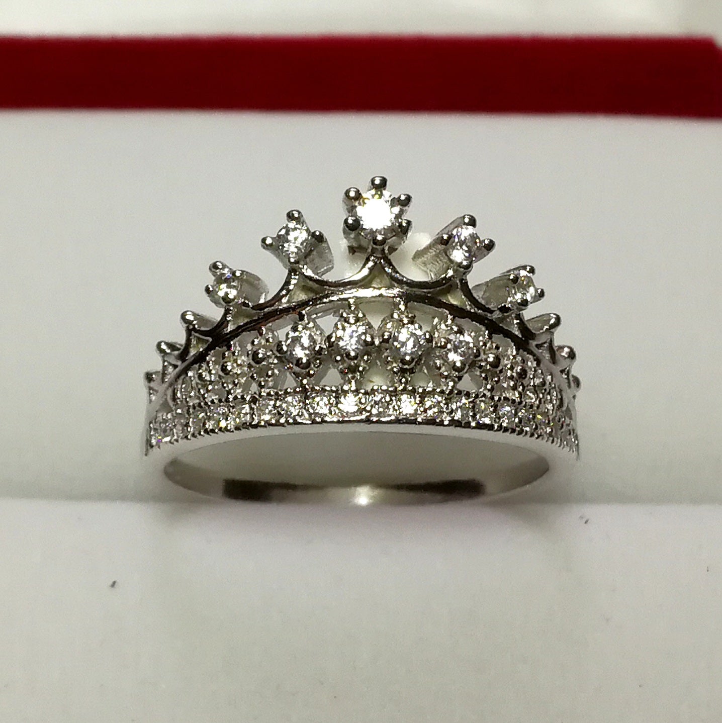 Anillo Corona Adriana en Plata Ley