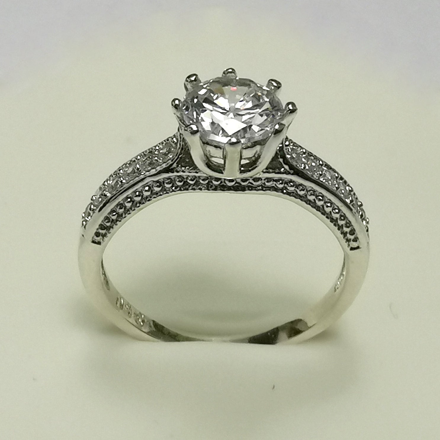 Anillo Gisselle de Compromiso en Plata