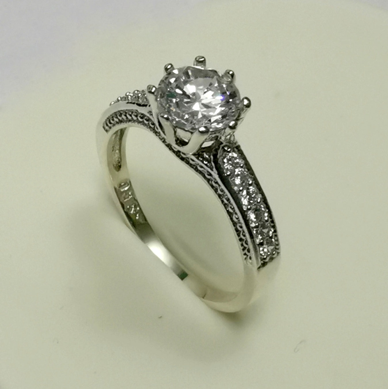 Anillo Gisselle de Compromiso en Plata