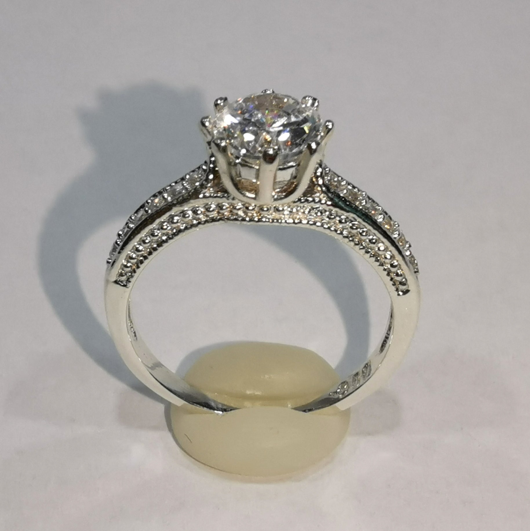 Anillo Gisselle de Compromiso en Plata