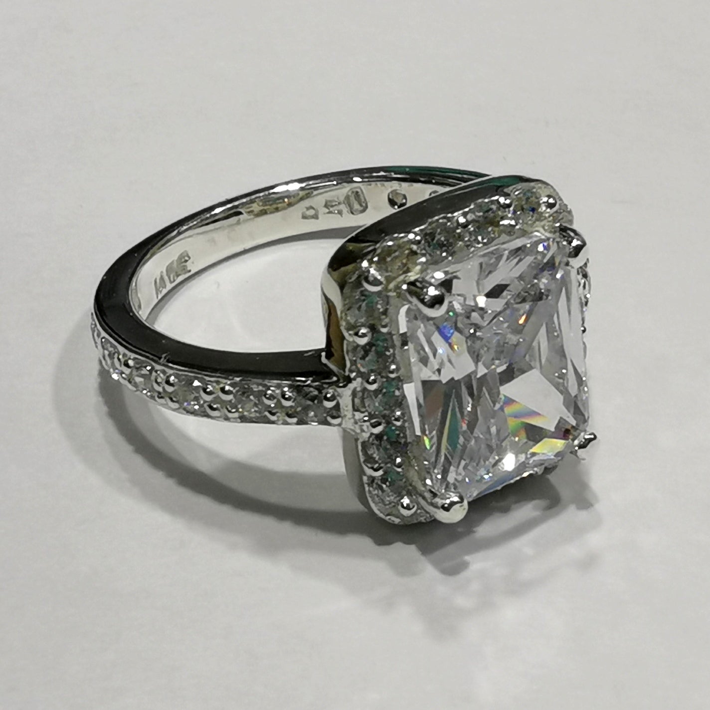 Anillo Julia de Compromiso en Plata