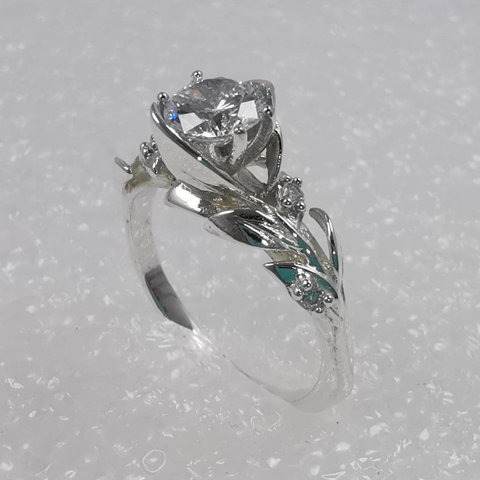 Anillo forma de rosa de Compromiso en plata ley