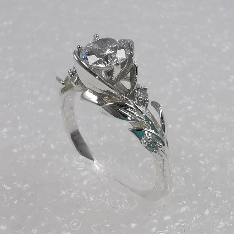 Anillo forma de rosa de Compromiso en plata ley – Jade18k
