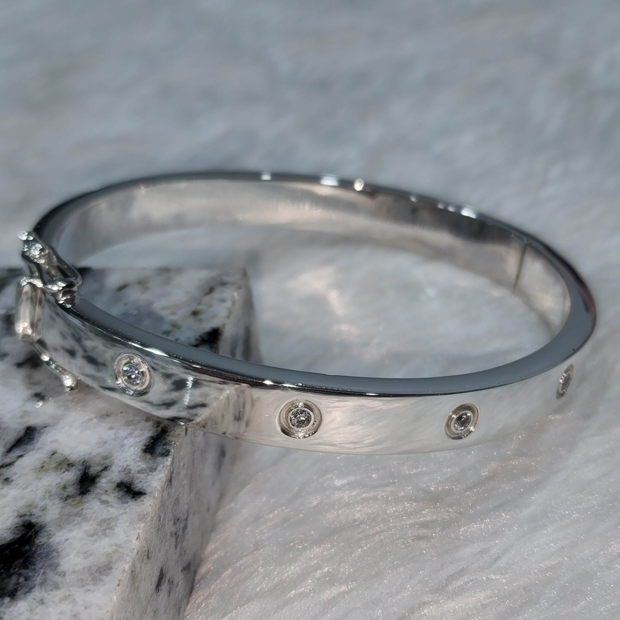 Brazalete Cartier en plata ley