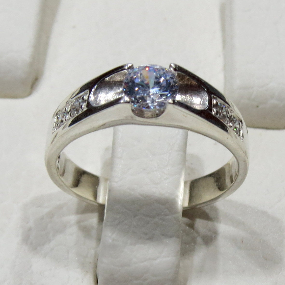 Anillo Fiory de Compromiso en Plata