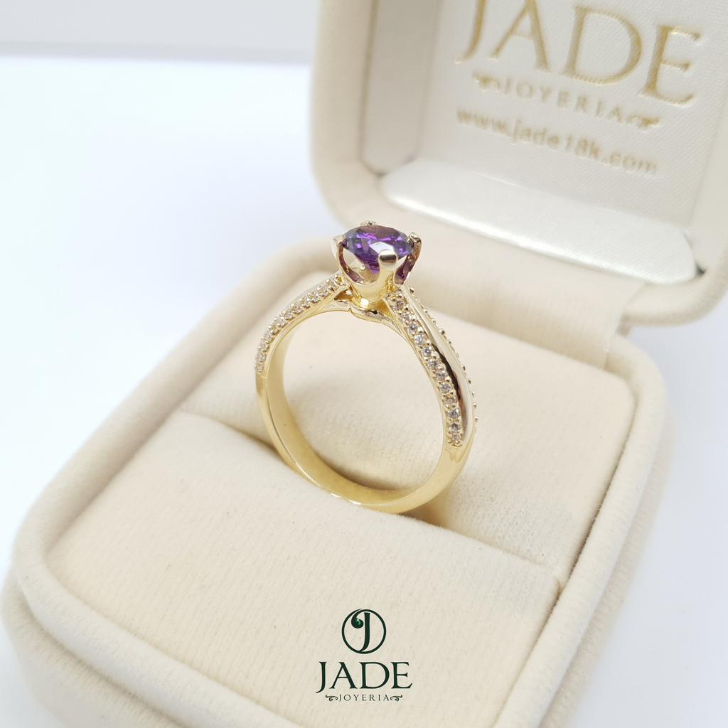 Anillo piedra morada