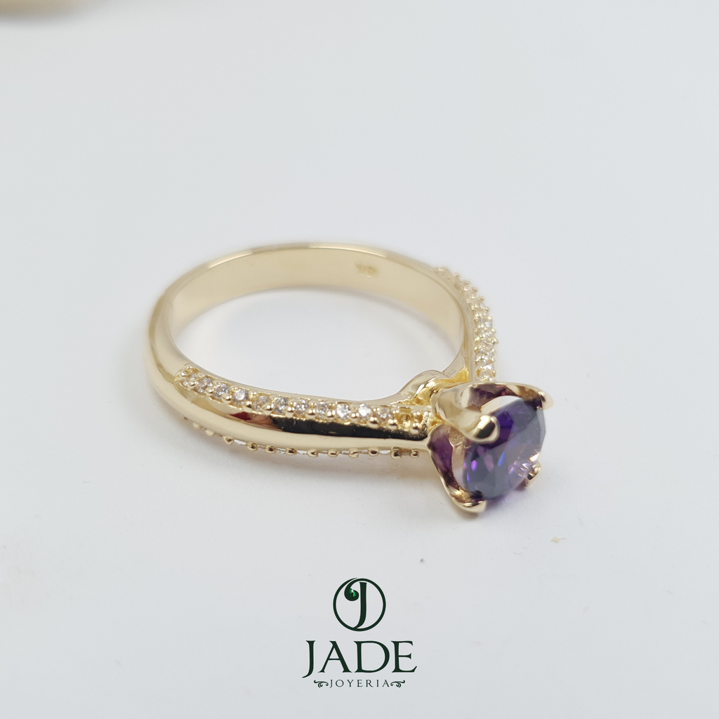Anillo piedra morada