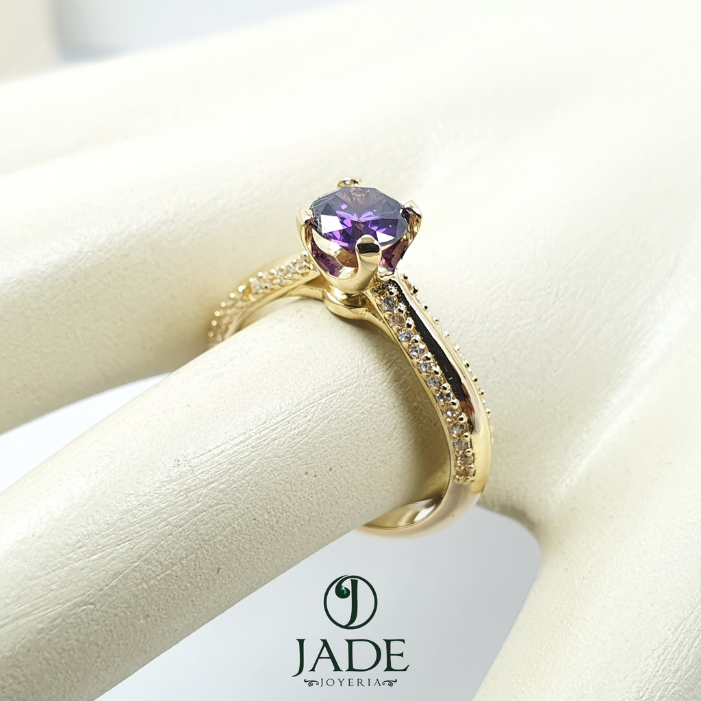 Anillo piedra morada