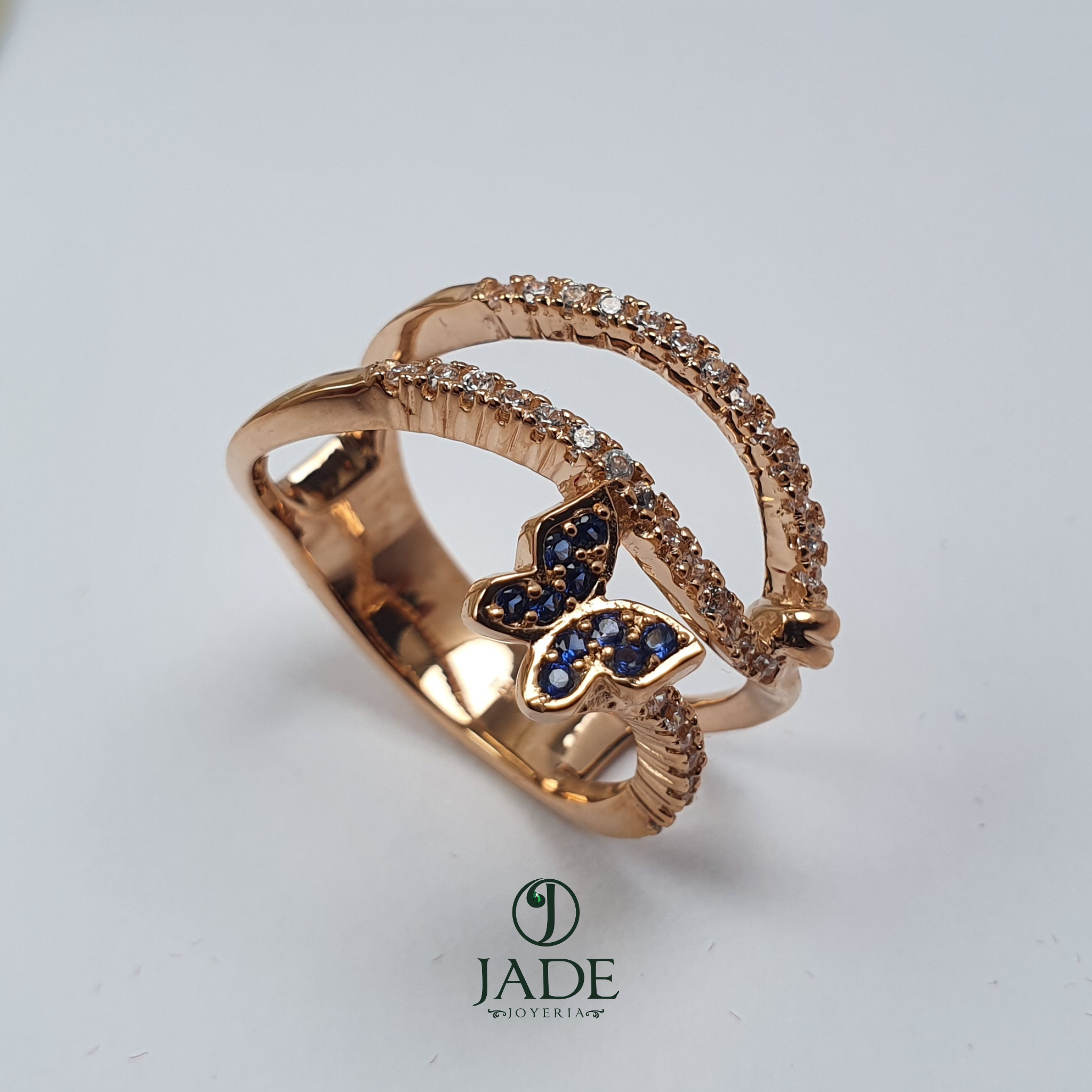 Anillo de mariposa pequeña
