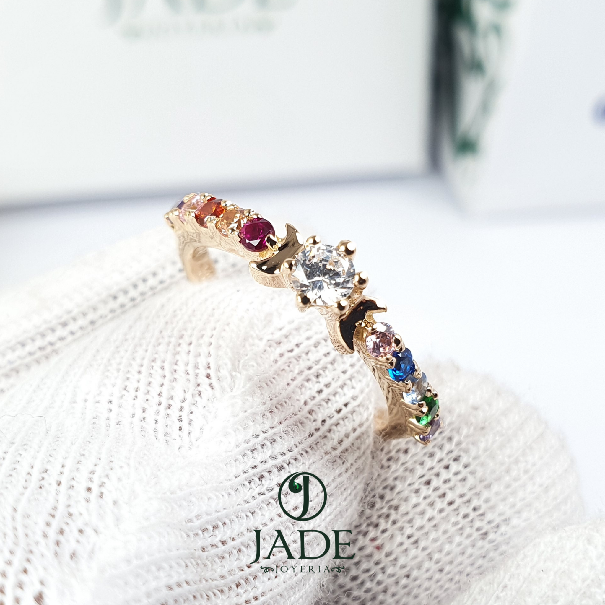 Anillo arcoiris en oro
