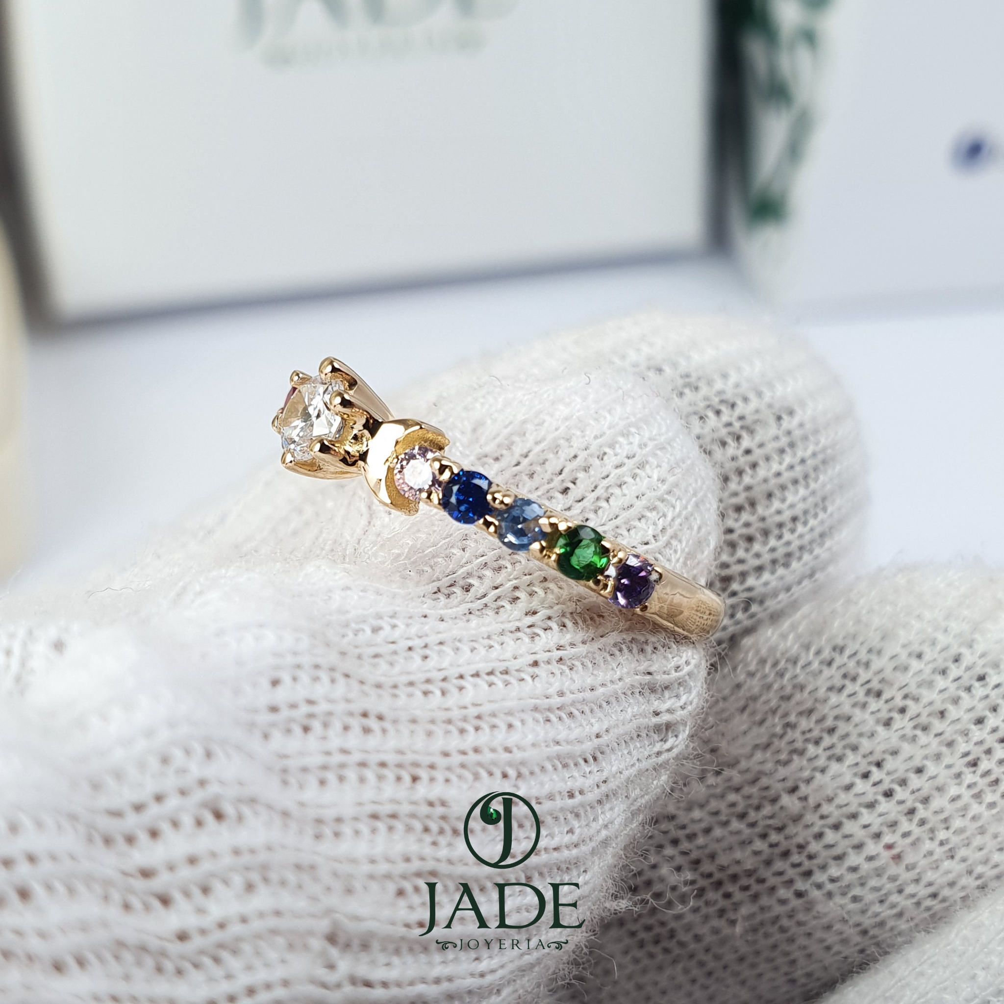 Anillo arcoiris en oro