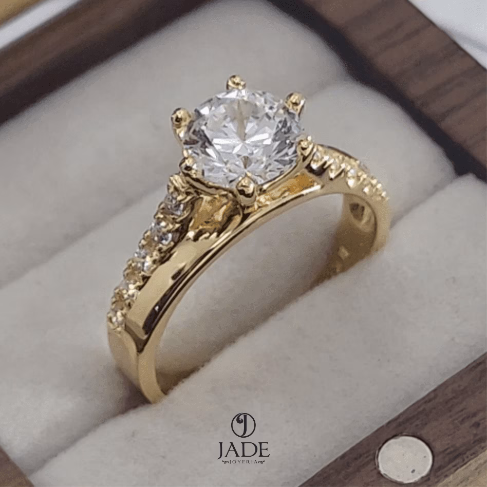 Anillo Abril de compromiso en oro de 18k