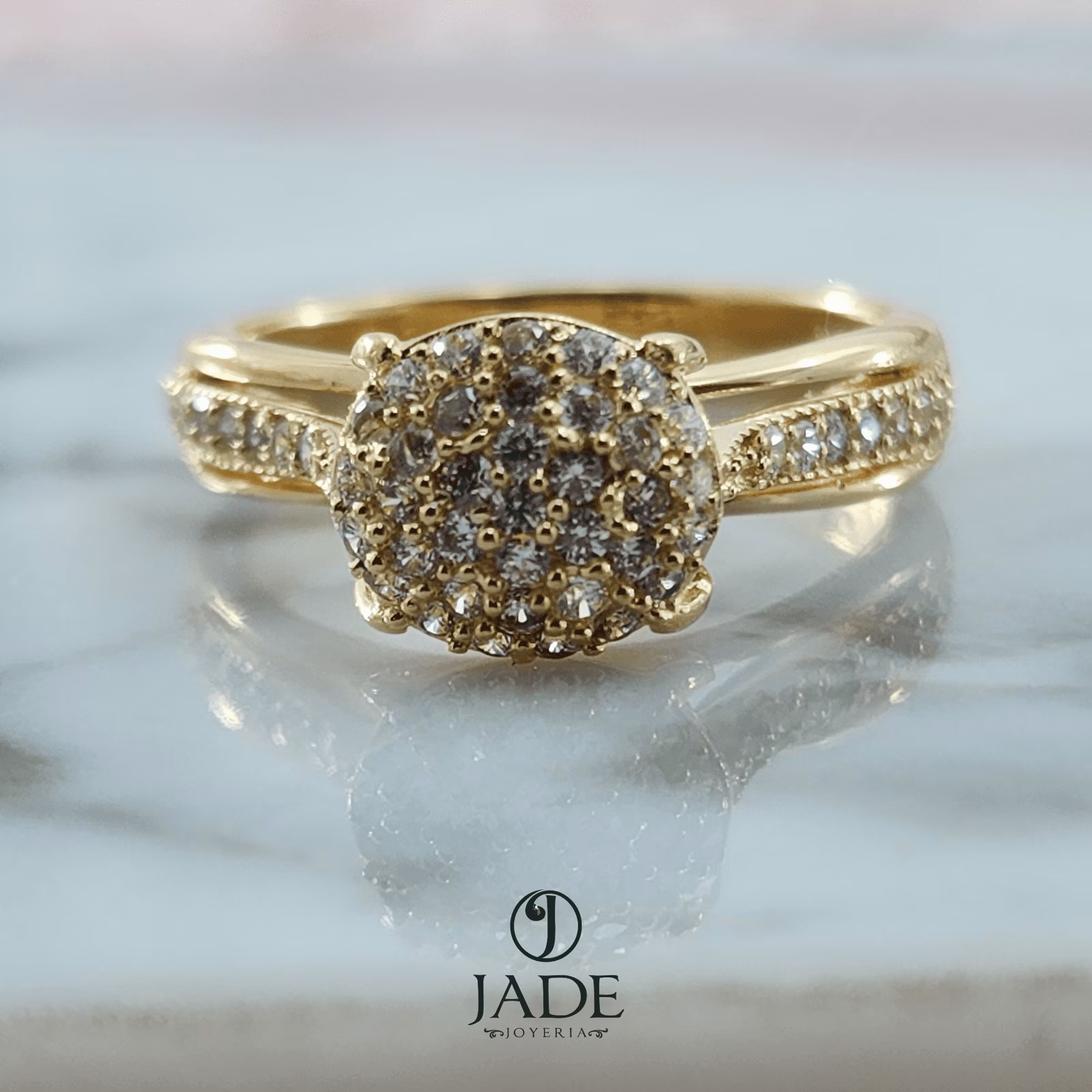 Anillo Carlotta en oro de 18k