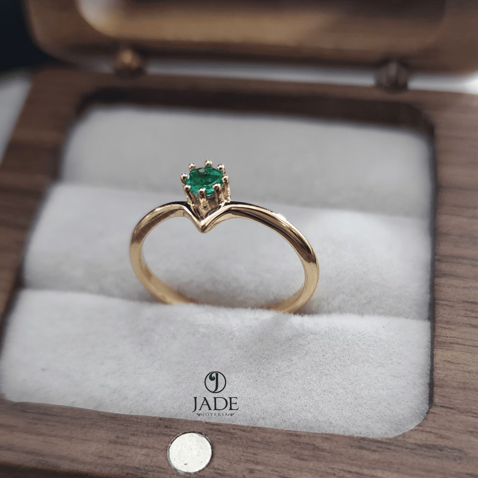 Anillo de compromiso Lea con Esmeralda y/o circón en oro 18k