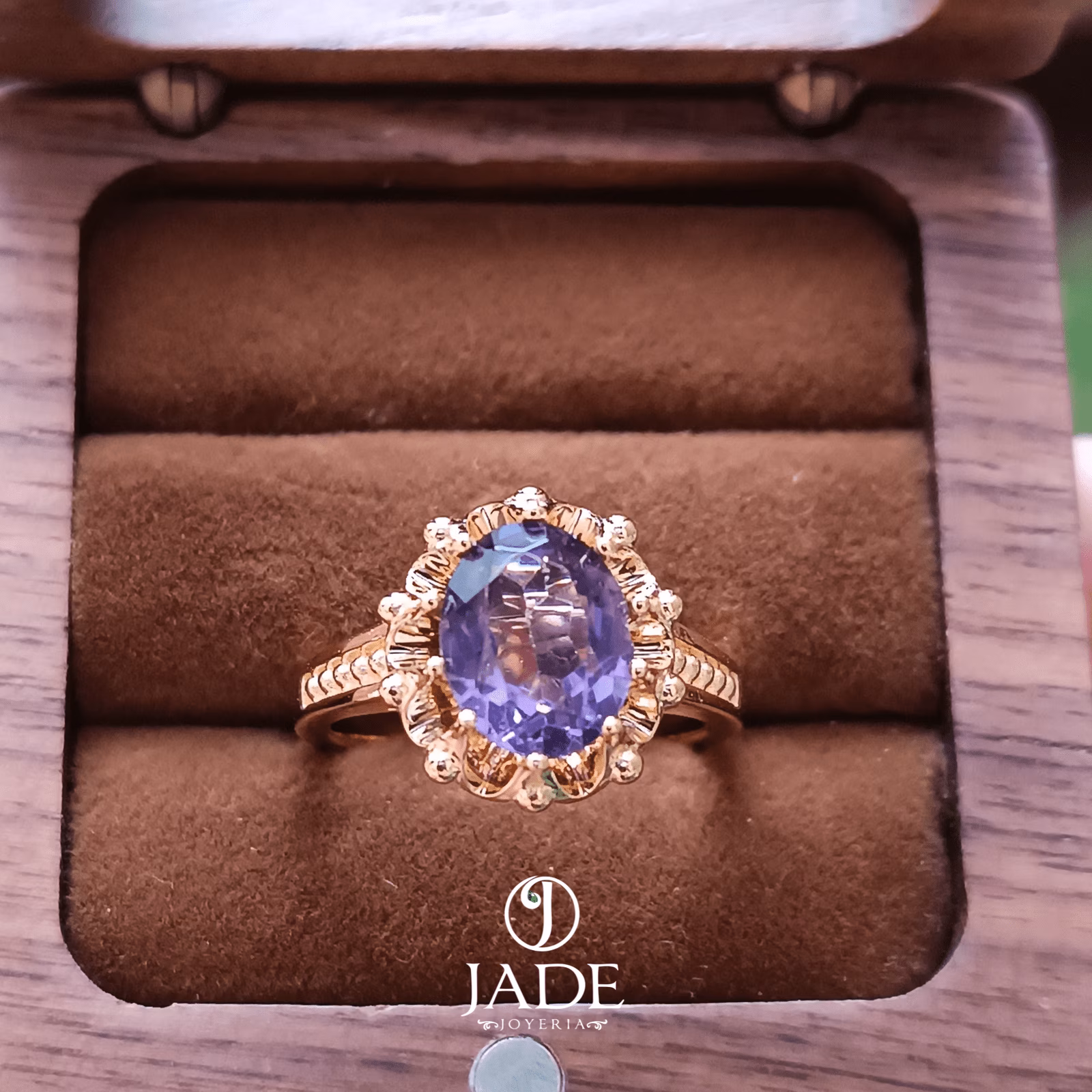Anillo isabel en oro 18k
