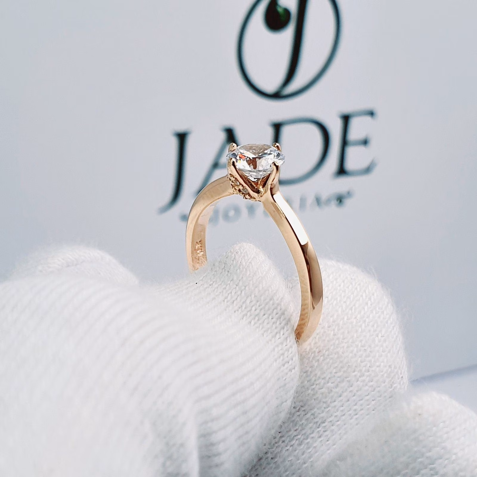 Anillo Isabella de Compromiso Solitario Oro 18k
