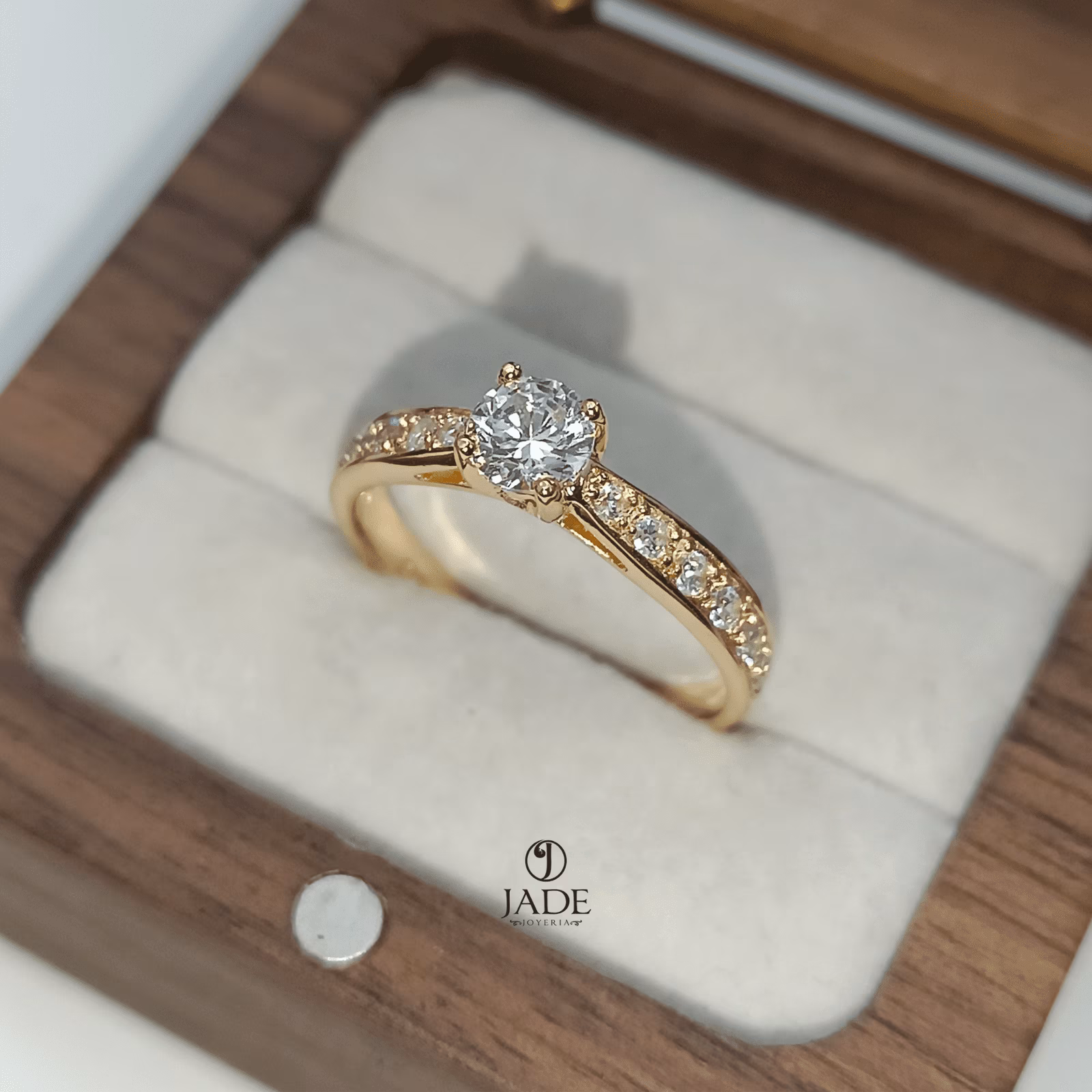 Anillo Maru de compromiso en oro de 18k