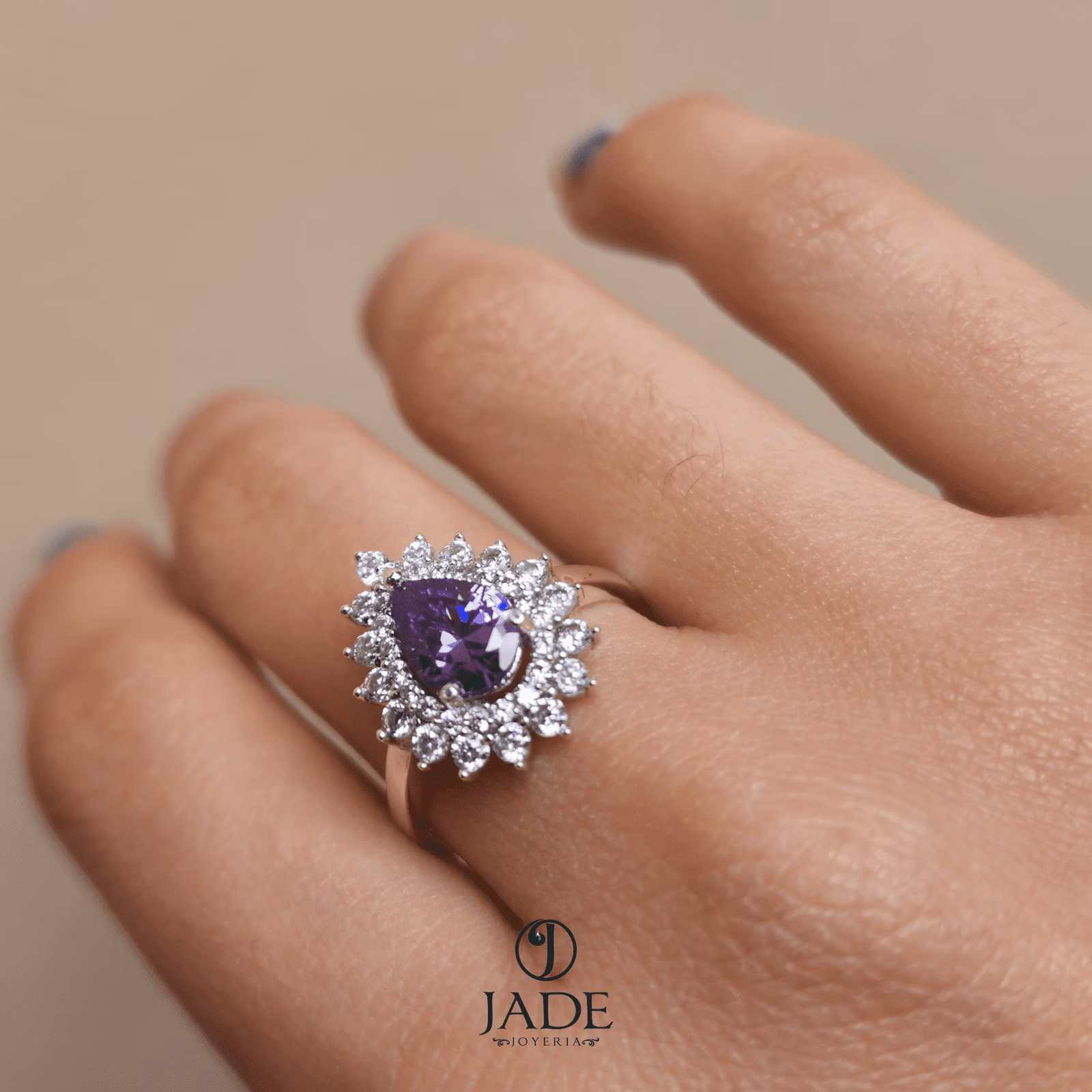 Anillo Nurbanu  en plata fina