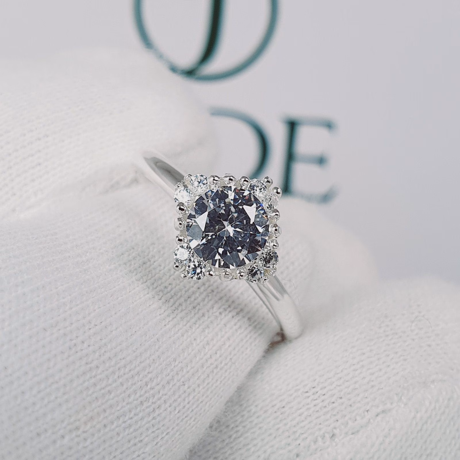 Anillo para dama tipo solitario en plata