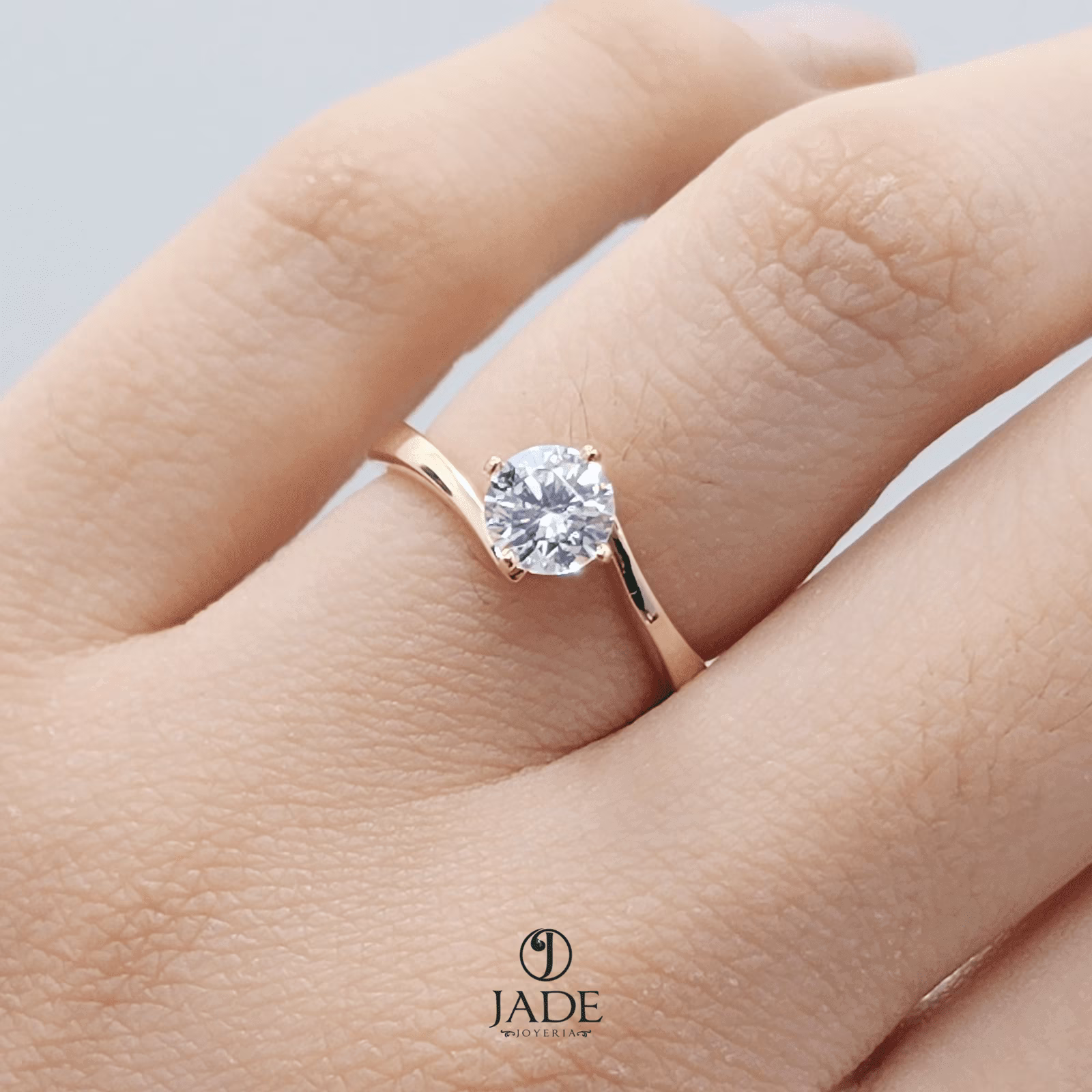 Anillo Yessenia en oro de 18k